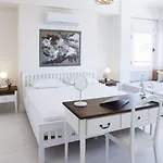 Puka Hotel *